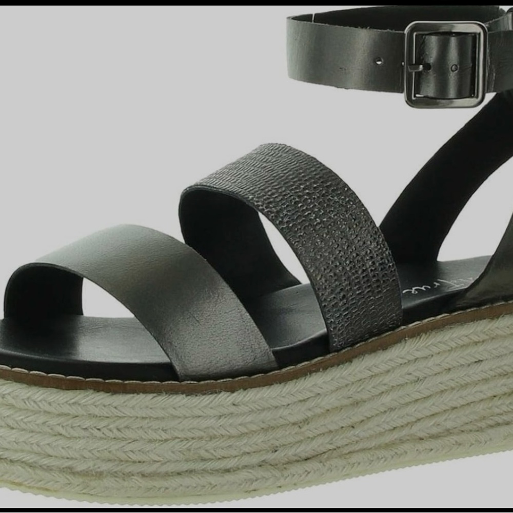 Women’s sandal